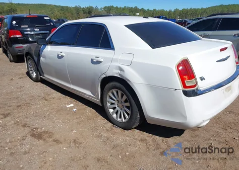2013 Chrysler 300 Motown z USA, uszkodzony, nr VIN 2C3CCAAG6DH743256